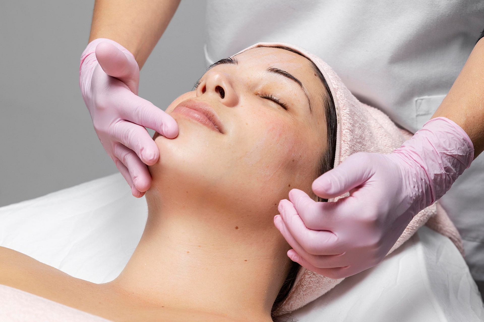 woman-relaxing-beauty-salon